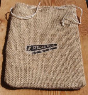 bolsa de hesse cosida à mão