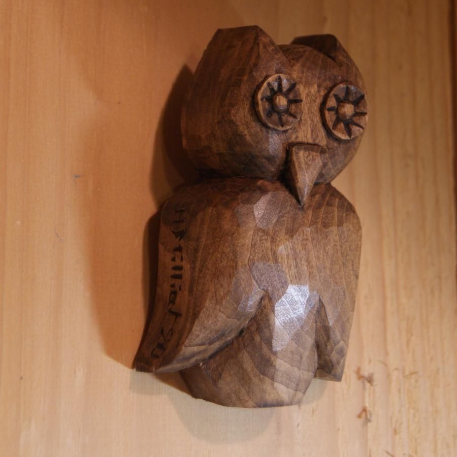 Decoração interior em nogueira encerada à mão em madeira de cal sólido