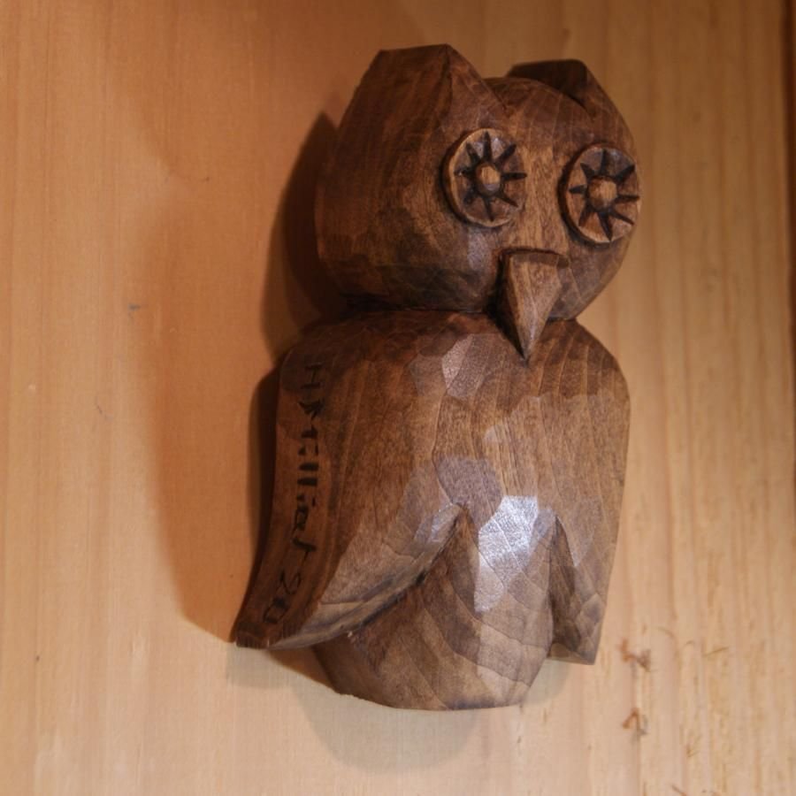 Decoração interior em nogueira encerada à mão em madeira de cal sólido