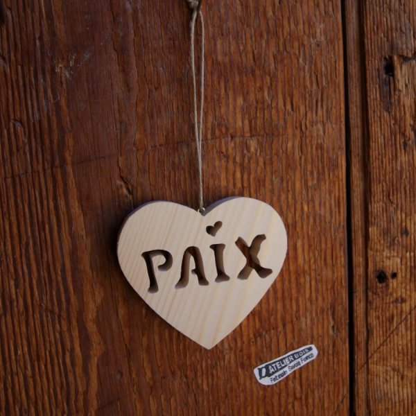 Cora&ccedil;&atilde;o de paz de madeira para pendurar, decora&ccedil;&atilde;o de Natal, feito &agrave; m&atilde;o