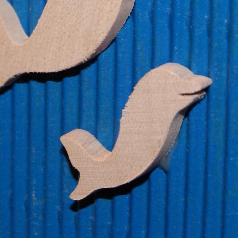 estatueta de golfinho 2,5 x 2,7 cm madeira maciça de bordo para pintura de ornamentação artesanal de 3mm de espessura