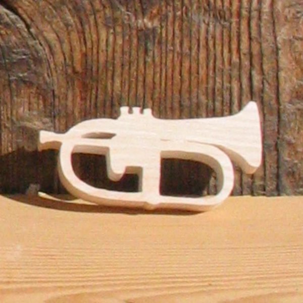 Figurinha em miniatura em madeira maci&ccedil;a, feita &agrave; m&atilde;o