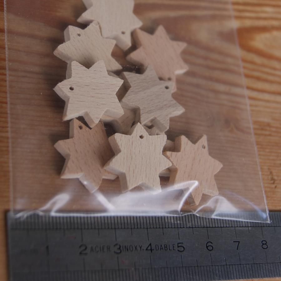 Figurinha estrelada miniatura com 7 ramos perfurados, decoração de Natal para decorar e pendurar