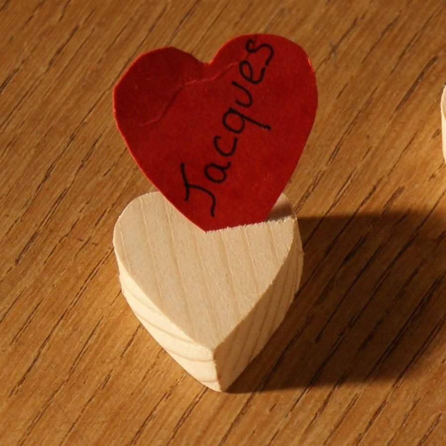 Cartão de lugar de coração de abeto sólido, reutilizável, para ser decorado, por 10, etiqueta de nome de casamento