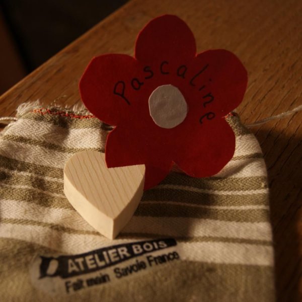 Cart&atilde;o de lugar de cora&ccedil;&atilde;o de abeto s&oacute;lido, reutiliz&aacute;vel, para ser decorado, por 10, etiqueta de nome de casamento