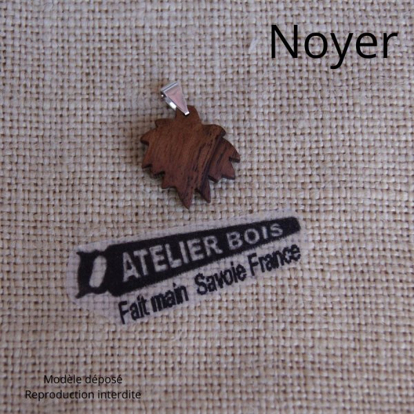 folha de &aacute;cer pingente feita de madeira de faia encerada j&oacute;ia &eacute;tica, feita &agrave; m&atilde;o