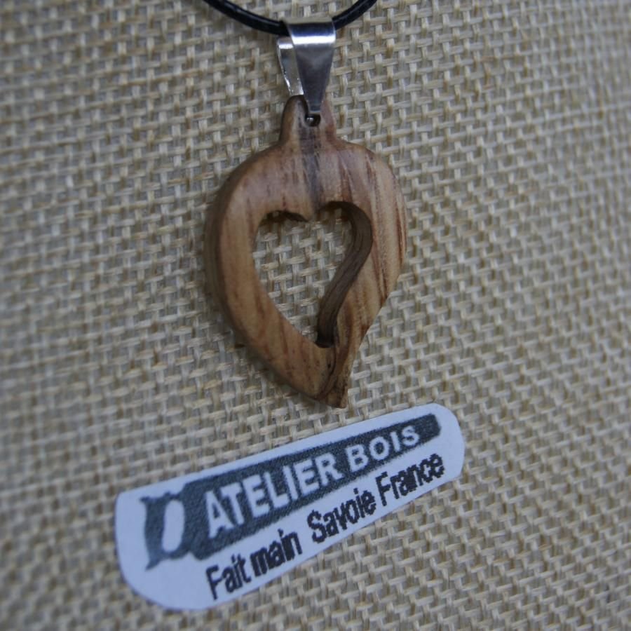 pendente coração de carvalho, casamento em madeira, dia dos namorados, jóias em madeira e natureza, trabalhadas à mão