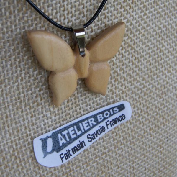pendentif papillon en bois de merisier bijoux bois et nature, fait main, pendentif &eacute;t&eacute; 