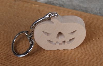 Porta-chaves de Halloween de abóbora, feito à mão a partir de madeira maciça