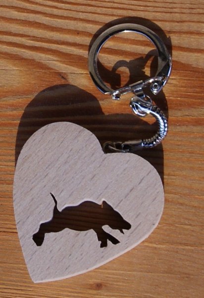 porta-chaves cora&ccedil;&atilde;o e javali para ca&ccedil;adores