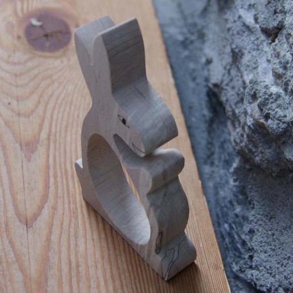 Anel de guardanapo de coelho de madeira maci&ccedil;a feito &agrave; m&atilde;o