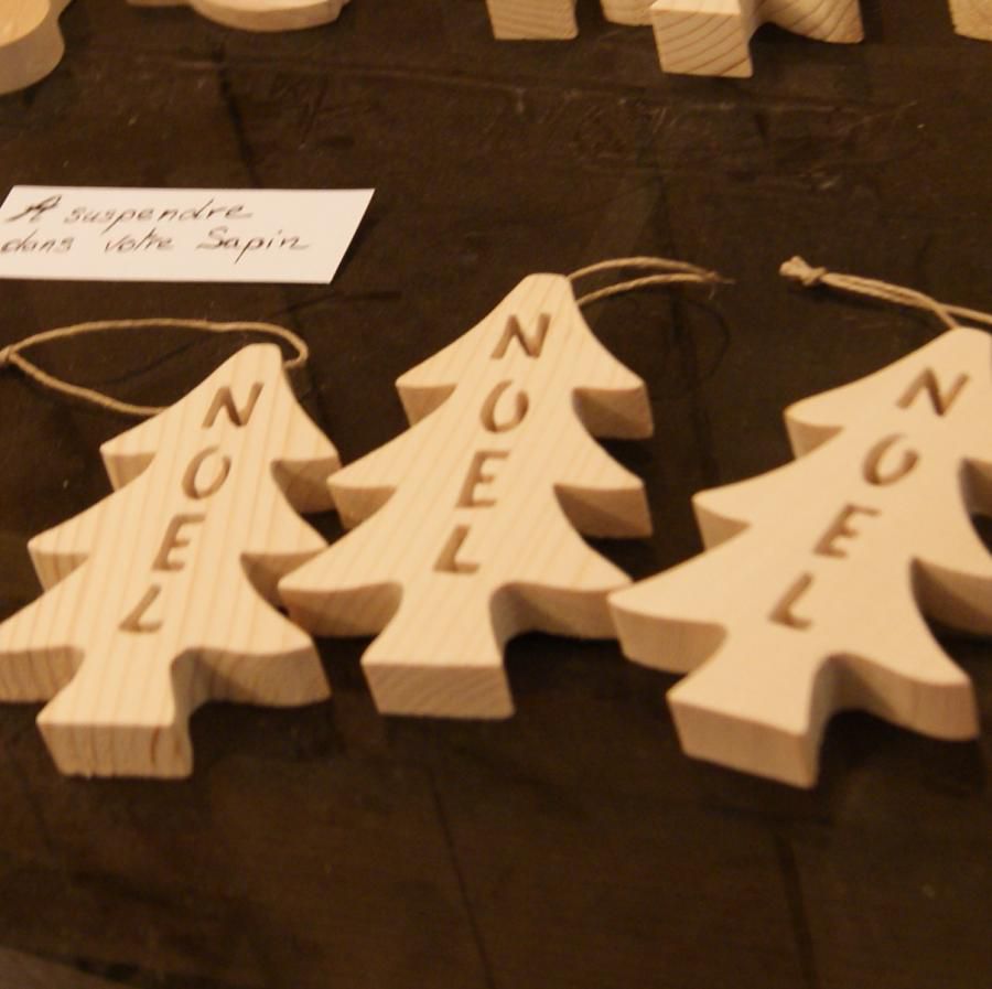 Bola de árvore de Natal 12 cm em madeira