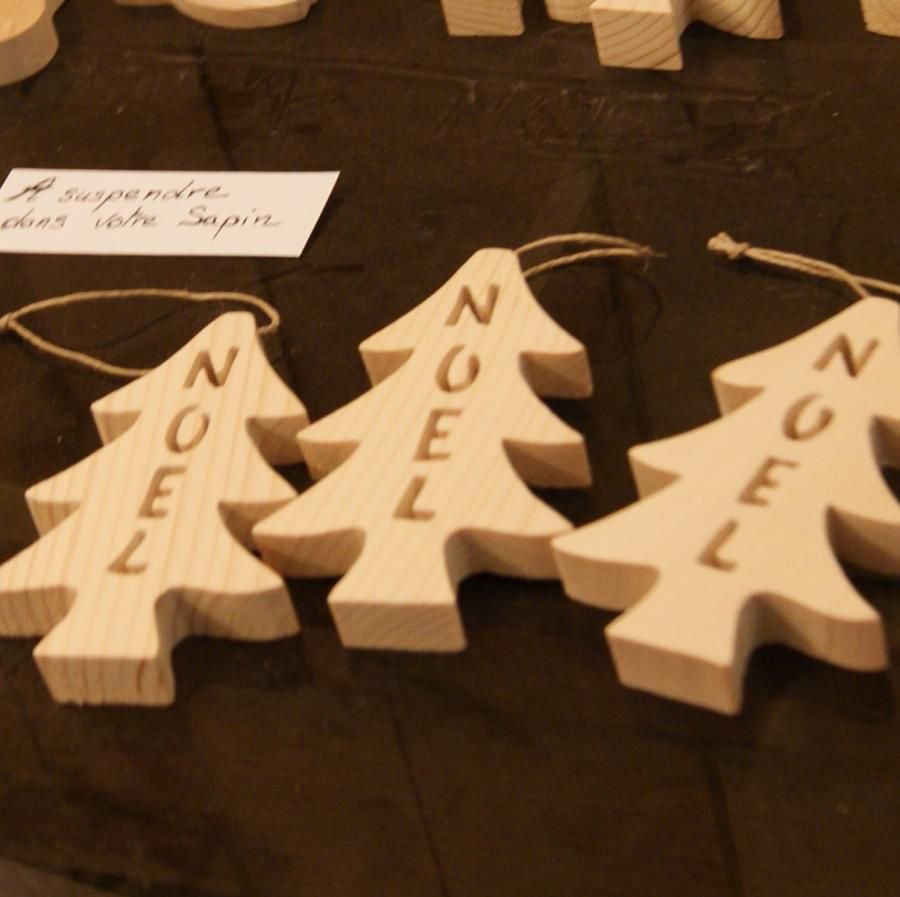 Bola de árvore de Natal 12 cm em madeira