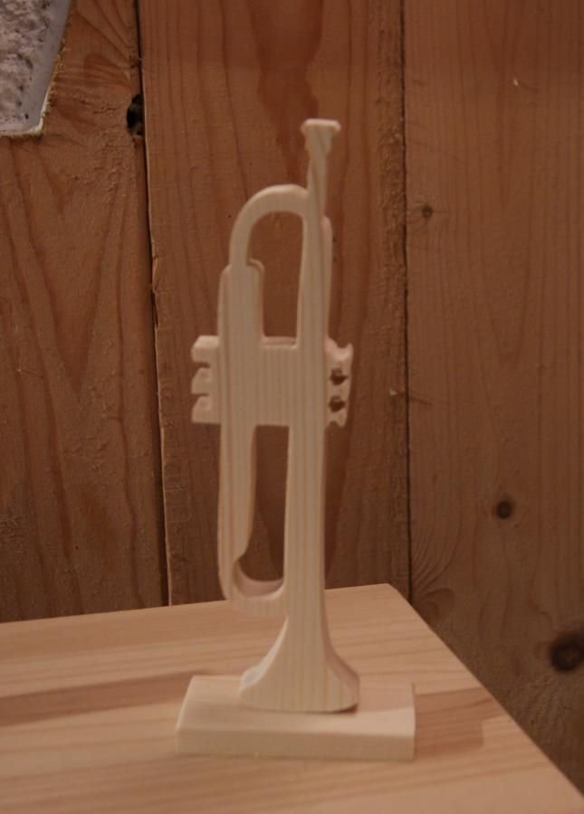 Trompete longo de madeira 20cm, abeto, decoração musical, presente de trompetista, feito à mão
