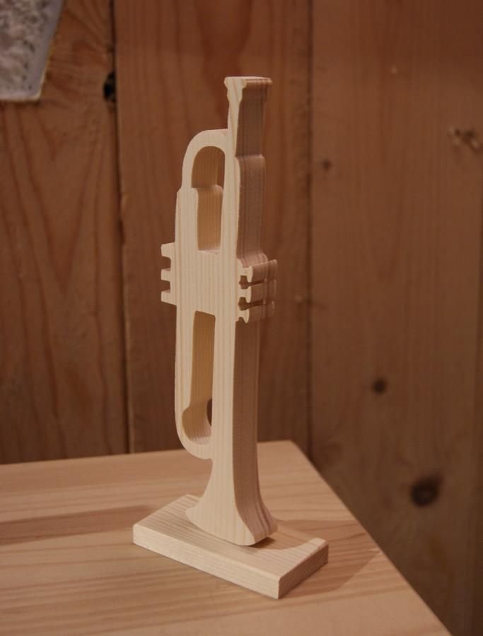 Trompete longo de madeira 20cm, abeto, decoração musical, presente de trompetista, feito à mão