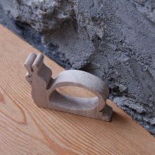 Anel de guardanapo de caracol de madeira maciça feito à mão