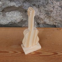 guitarra montada sobre um suporte, decoração de mesa de casamento, madeira de abeto, feita à mão