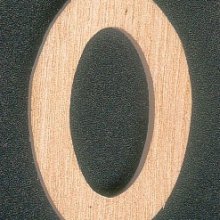 Letra de madeira O de 5 cm de altura a colar