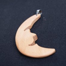 pingente lunar de madeira de faia, madeira e jóias da natureza, feito à mão