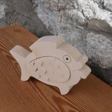 Peixe com ovo de puzzle de madeira para pintar