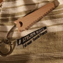 chaveiro de madeira maciça de faia, presente original e útil para um pai faz-tudo, um carpinteiro